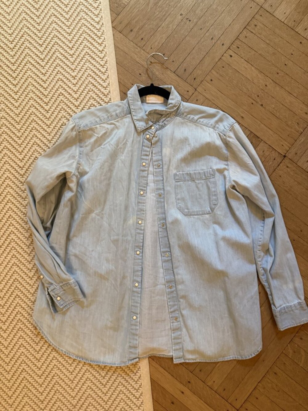 Sezane Max Shirt Light Denim Snap Size 34